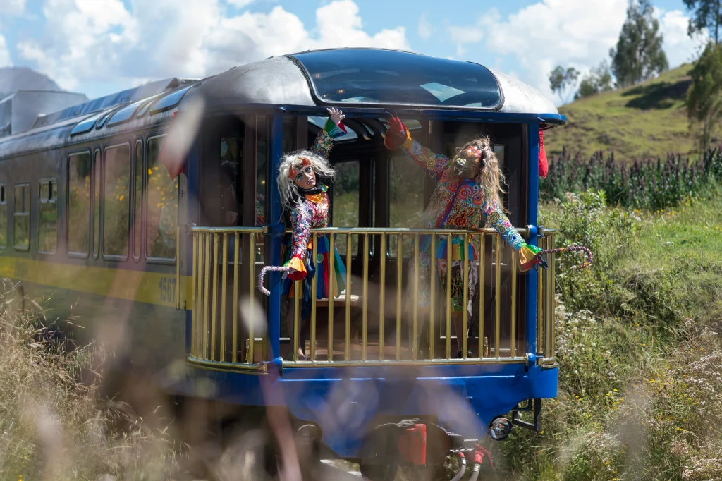 perurail-vistadome-observatory-tren-balcon